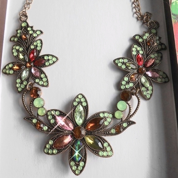 NEW Floral Crystal Marquise Statement Necklace - Picture 2 of 9